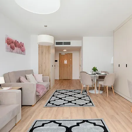 Aparthotel Jantaris By Renters 4*