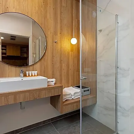Jantaris By Renters Apart Otel 4*